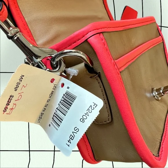 Coach Archive Crossbody - Picture 8 of 9